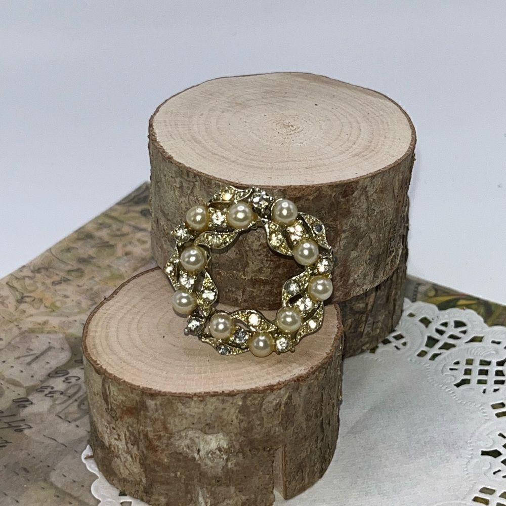 Vintage Gold Tone Wreath Brooch with Faux Pearl and Crystal Rhinestones
